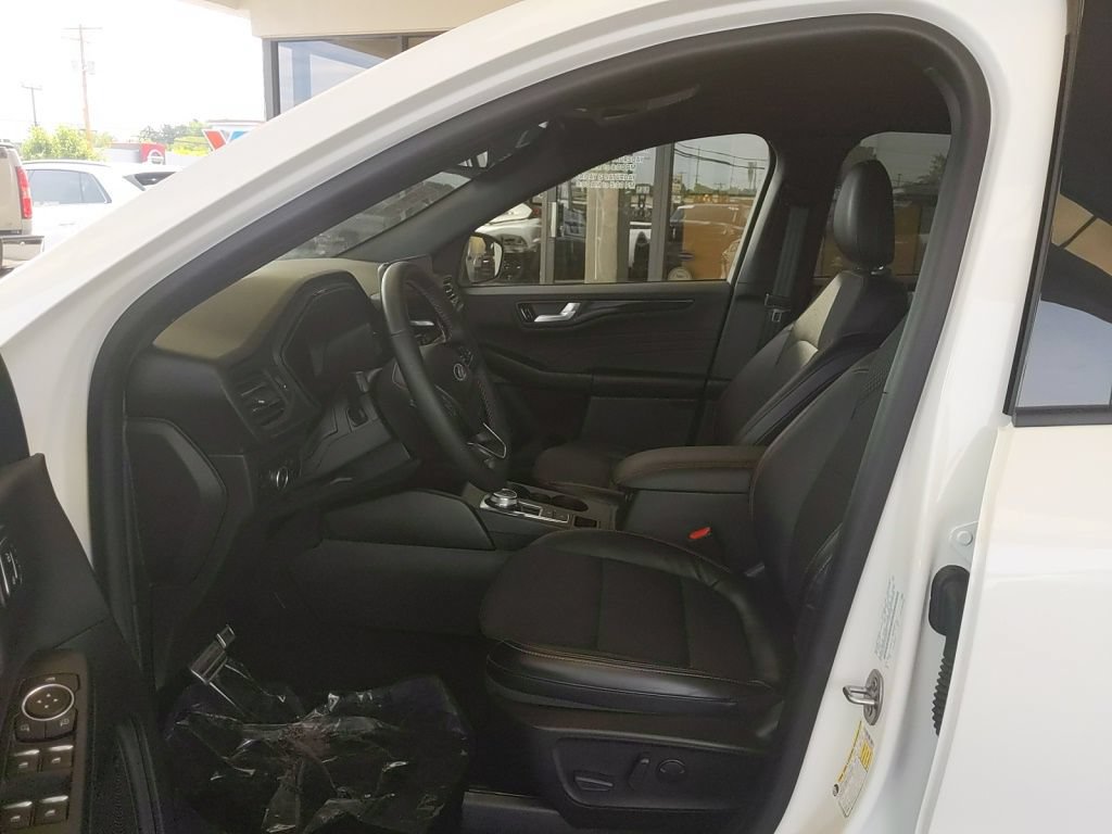 Certified 2023 Ford Escape ST-Line Elite AWD/4WD image 12