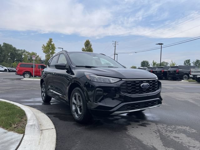 Certified 2024 Ford Escape ST-Line w/ Tech Pack #1 AWD/4WD image 7