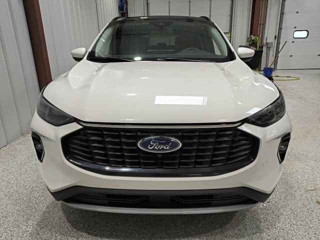 Certified 2023 Ford Escape Platinum AWD/4WD image 3