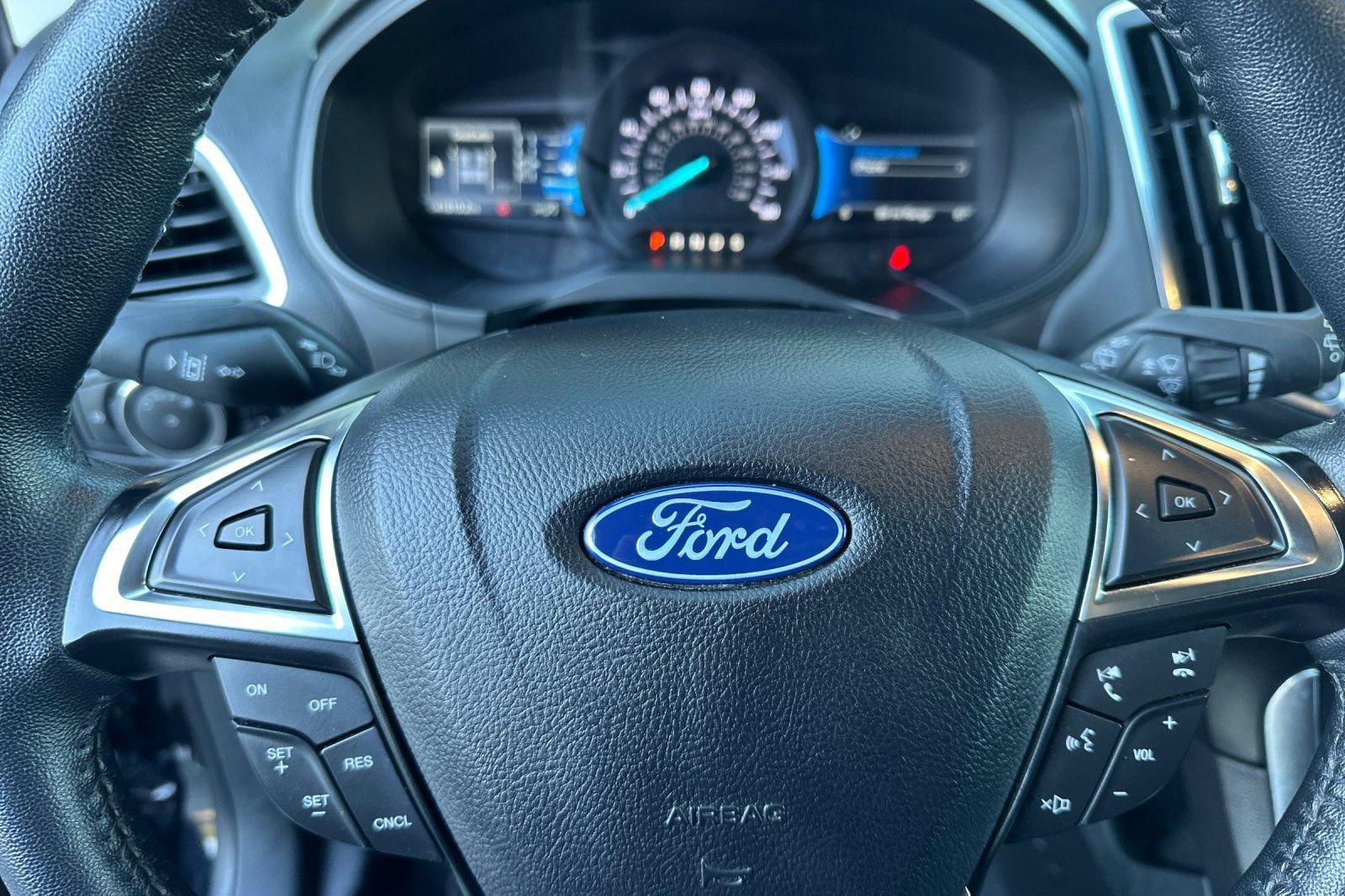 Certified 2024 Ford Edge Titanium image 25