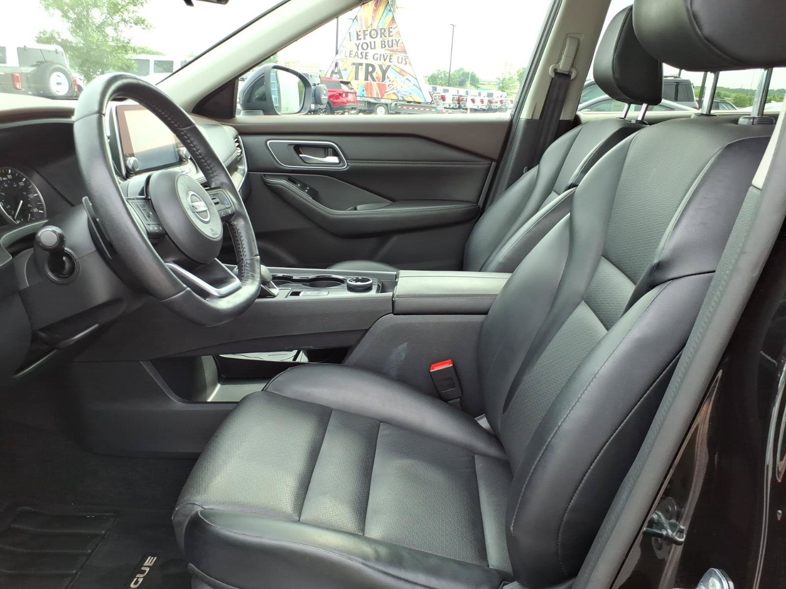 Used 2021 Nissan Rogue SV w/ Premium Package AWD/4WD image 10