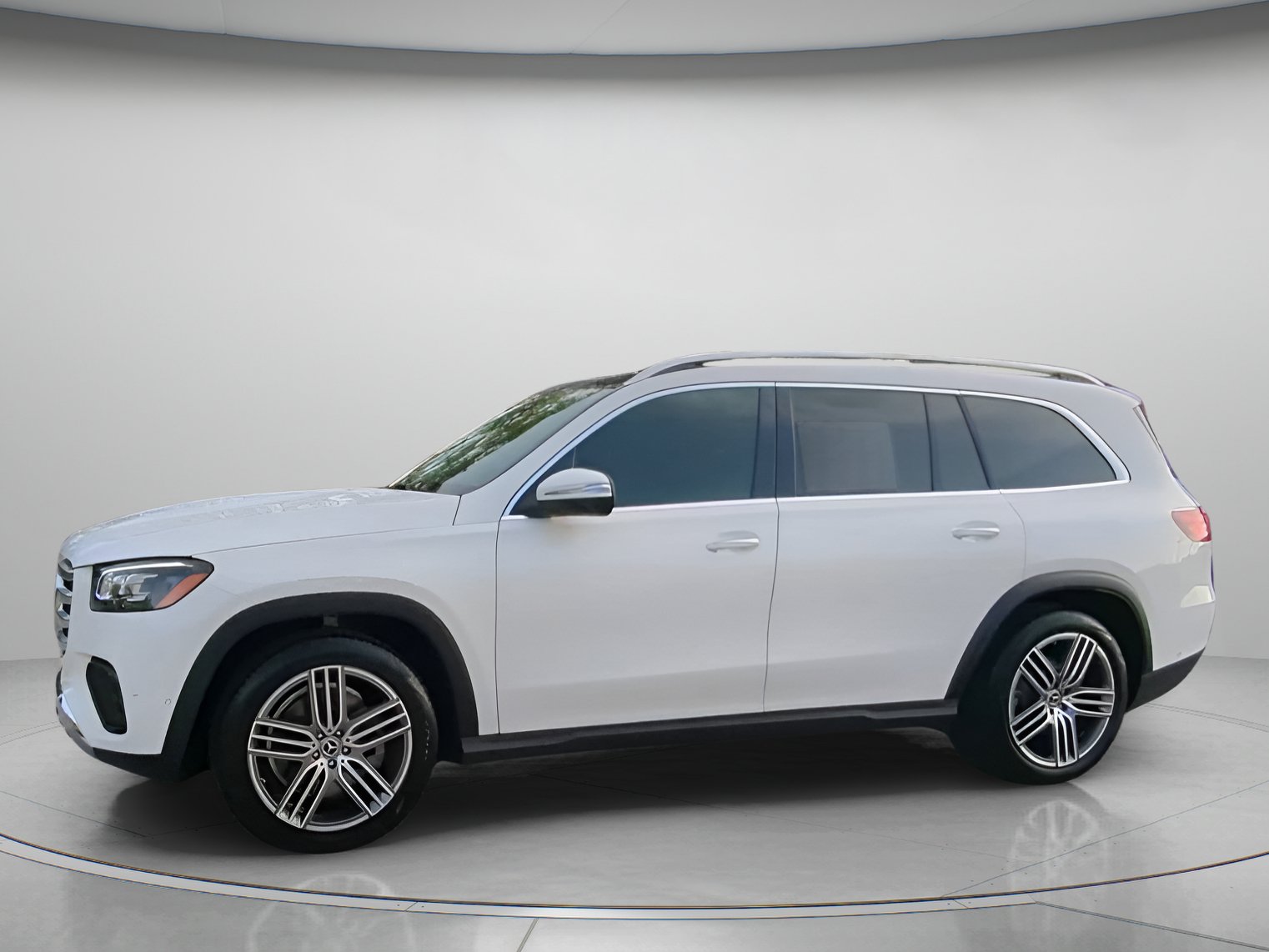 Used 2026 Mercedes-Benz GLS 450 4MATIC image 15