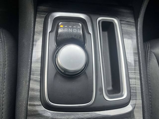 Used 2019 Chrysler 300 Touring w/ Sport Appearance Package RWD image 31