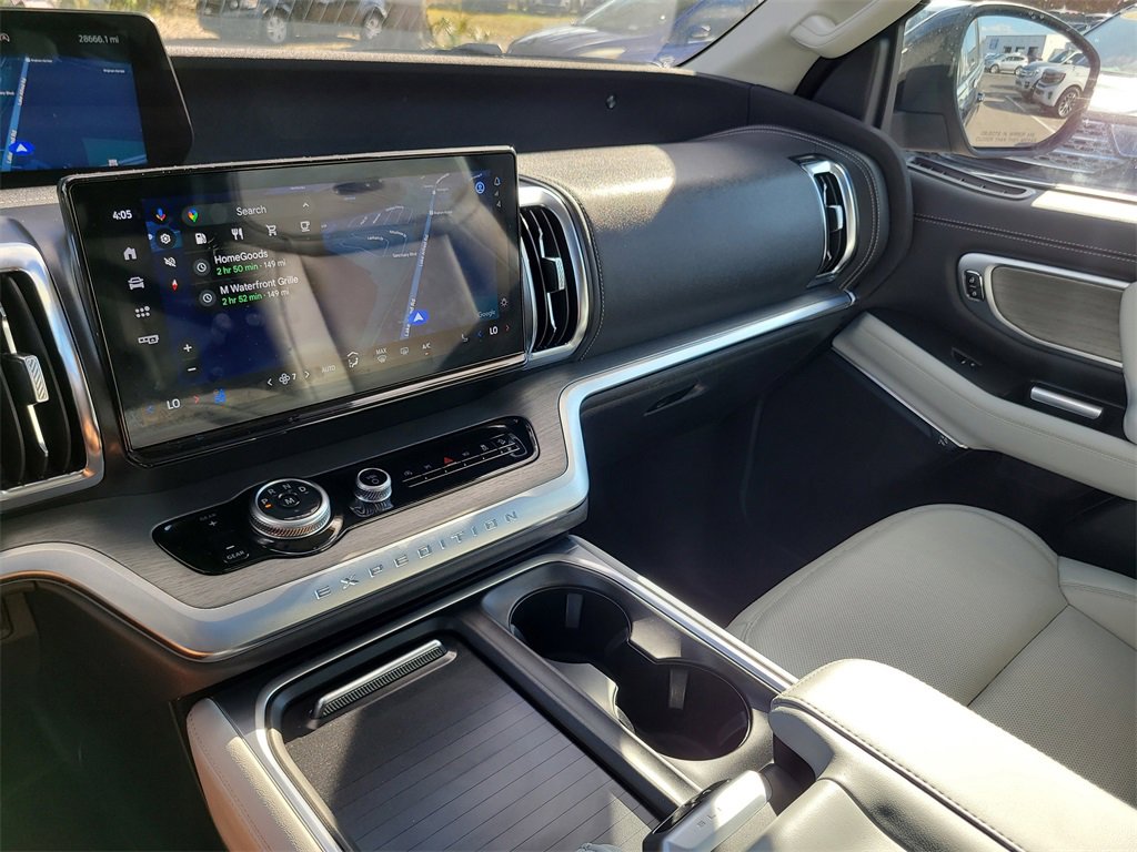 Certified 2025 Ford Expedition Platinum image 23