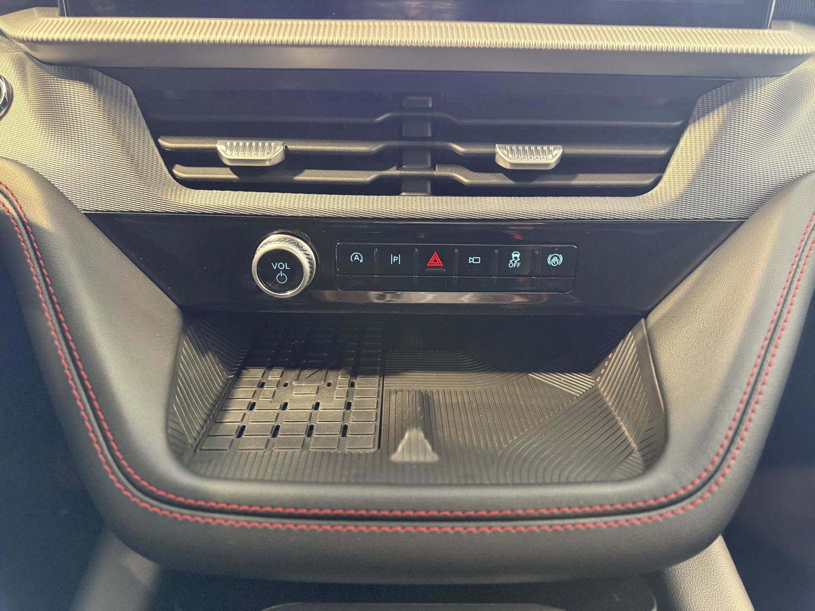 Certified 2025 Ford Explorer ST image 18