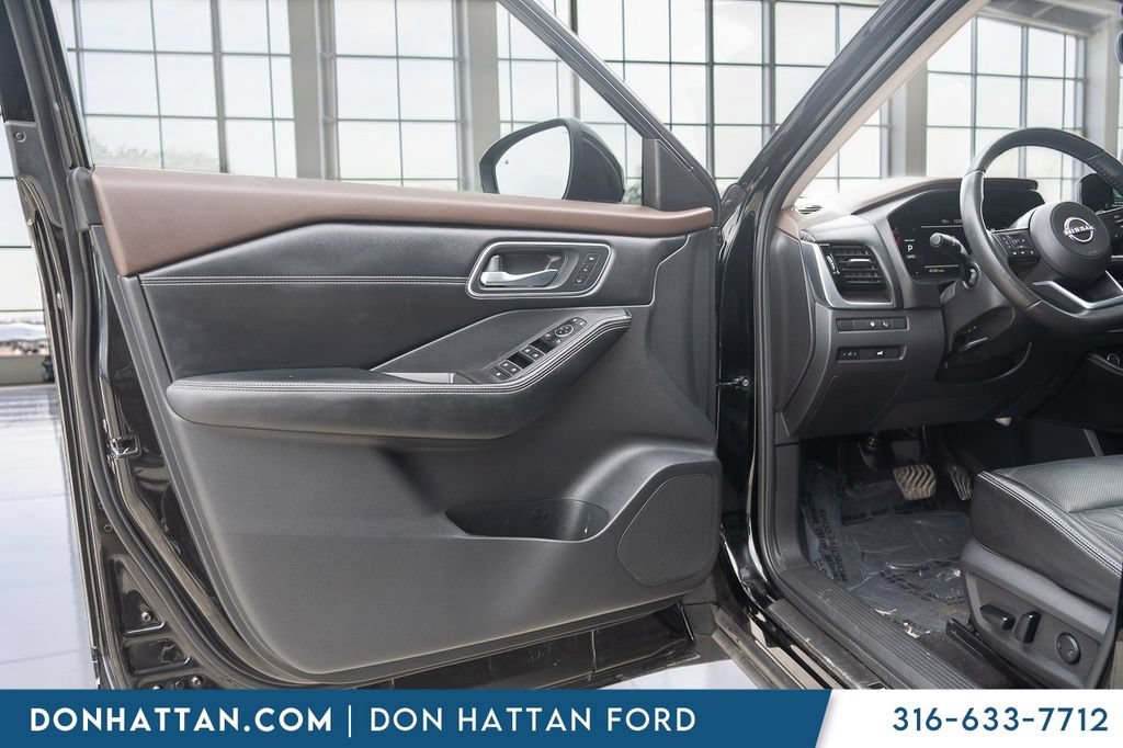 Used 2023 Nissan Rogue Platinum w/ Platinum Premium Package AWD/4WD image 15