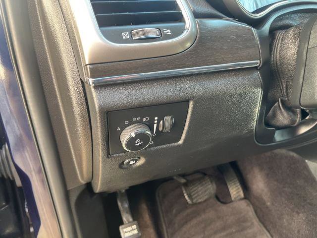 Used 2018 Jeep Grand Cherokee Limited AWD/4WD image 12