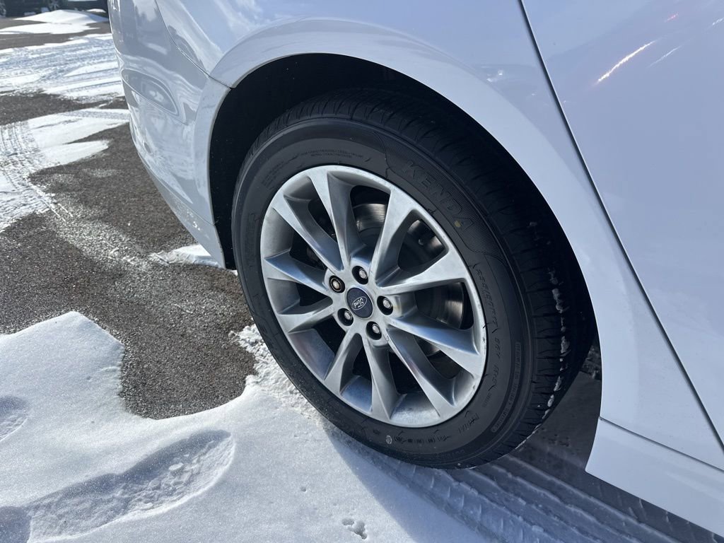 Certified 2017 Ford Fusion SE w/ Fusion SE Technology Package image 8