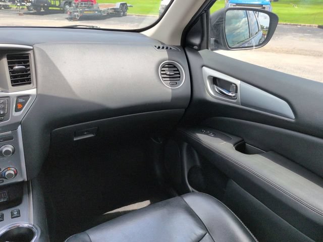 Used 2020 Nissan Pathfinder SL w/ Cargo Package FWD image 19