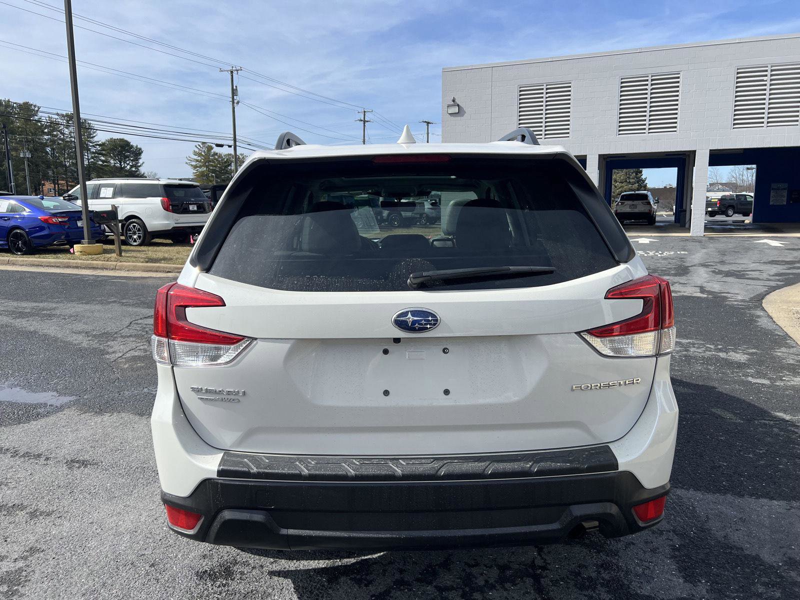 Used 2023 Subaru Forester Premium image 4