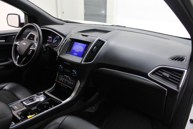 Certified 2020 Ford Edge ST-Line w/ Cold Weather Package AWD/4WD image 9