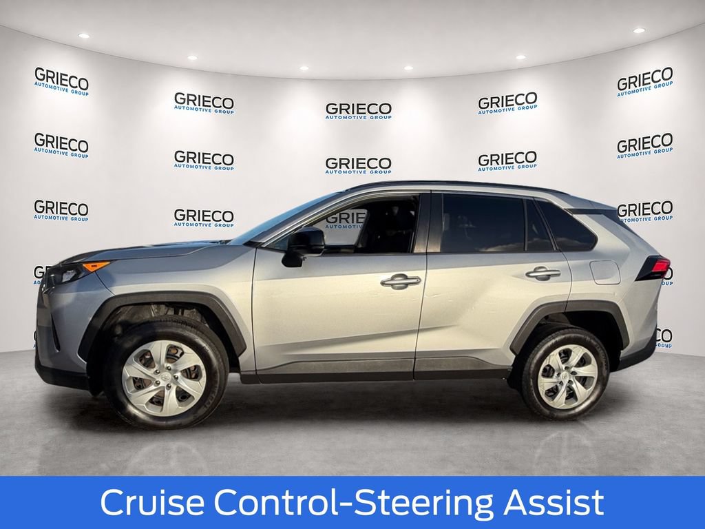 Used 2021 Toyota RAV4 LE FWD image 4