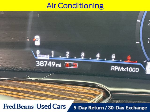 Used 2022 Cadillac Escalade ESV Premium Luxury AWD/4WD image 15