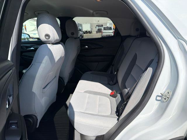 Used 2024 Chevrolet TrailBlazer LT w/ LT Cold Weather Package FWD image 7