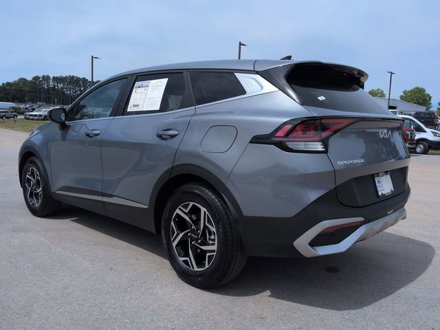Used 2025 Kia Sportage LX FWD image 2