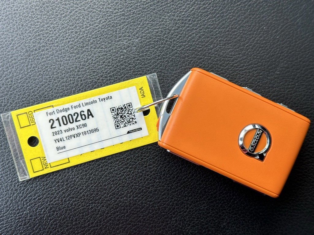 Used 2023 Volvo XC90 B5 Core w/ Protection Package Premier image 38