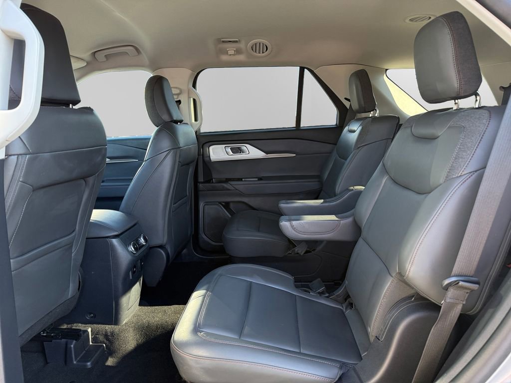 Certified 2025 Ford Explorer Active w/ Active Comfort Package image 13