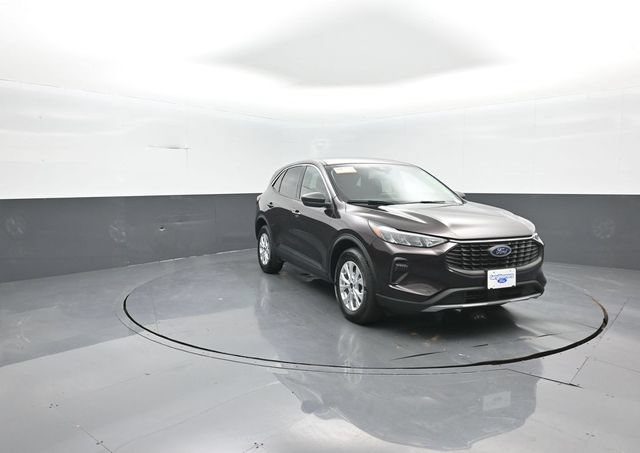 Certified 2023 Ford Escape Active AWD/4WD image 2