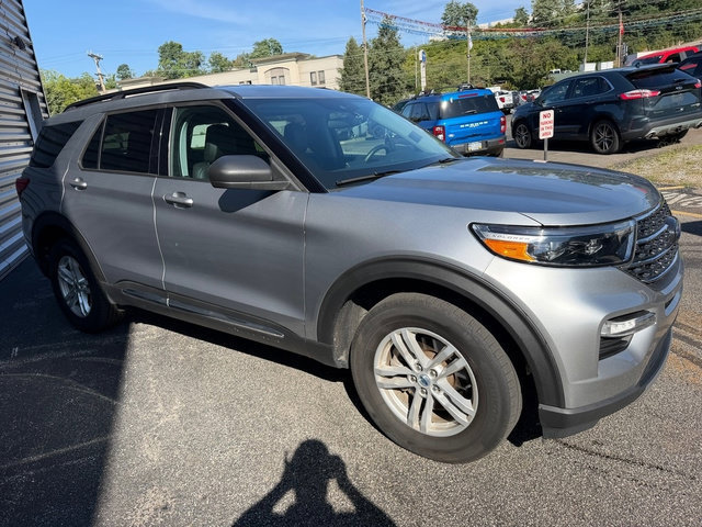 Certified 2024 Ford Explorer XLT w/ Equipment Group 202A AWD/4WD image 11