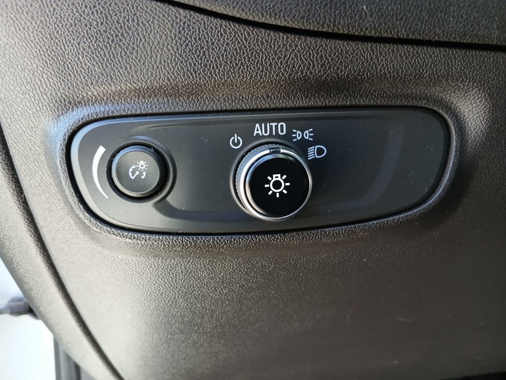 Used 2022 Chevrolet Equinox LT AWD/4WD image 11