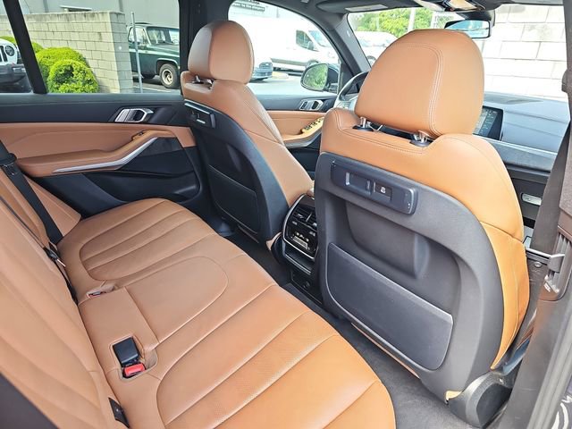 Used 2021 BMW X5 xDrive40i w/ Parking Assistance Package AWD/4WD image 13