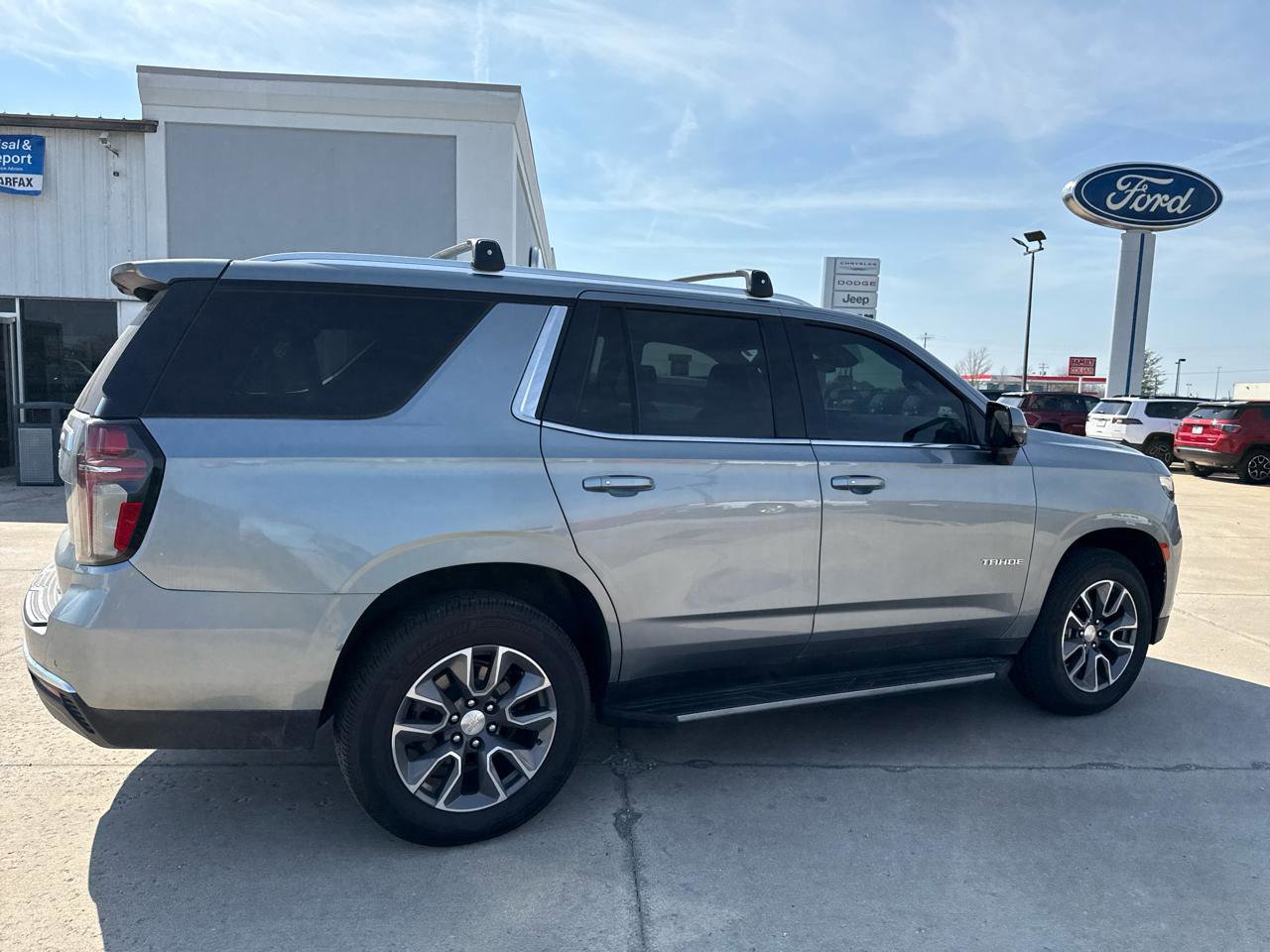 Used 2023 Chevrolet Tahoe LT w/ Luxury Package image 16