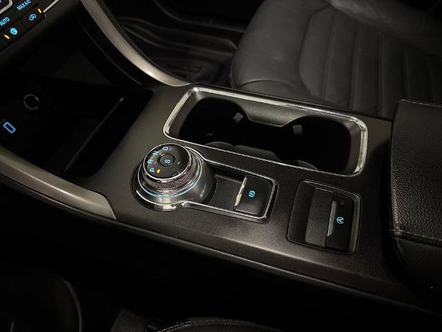 Certified 2018 Ford Fusion SE w/ Fusion SE Technology Package FWD image 30