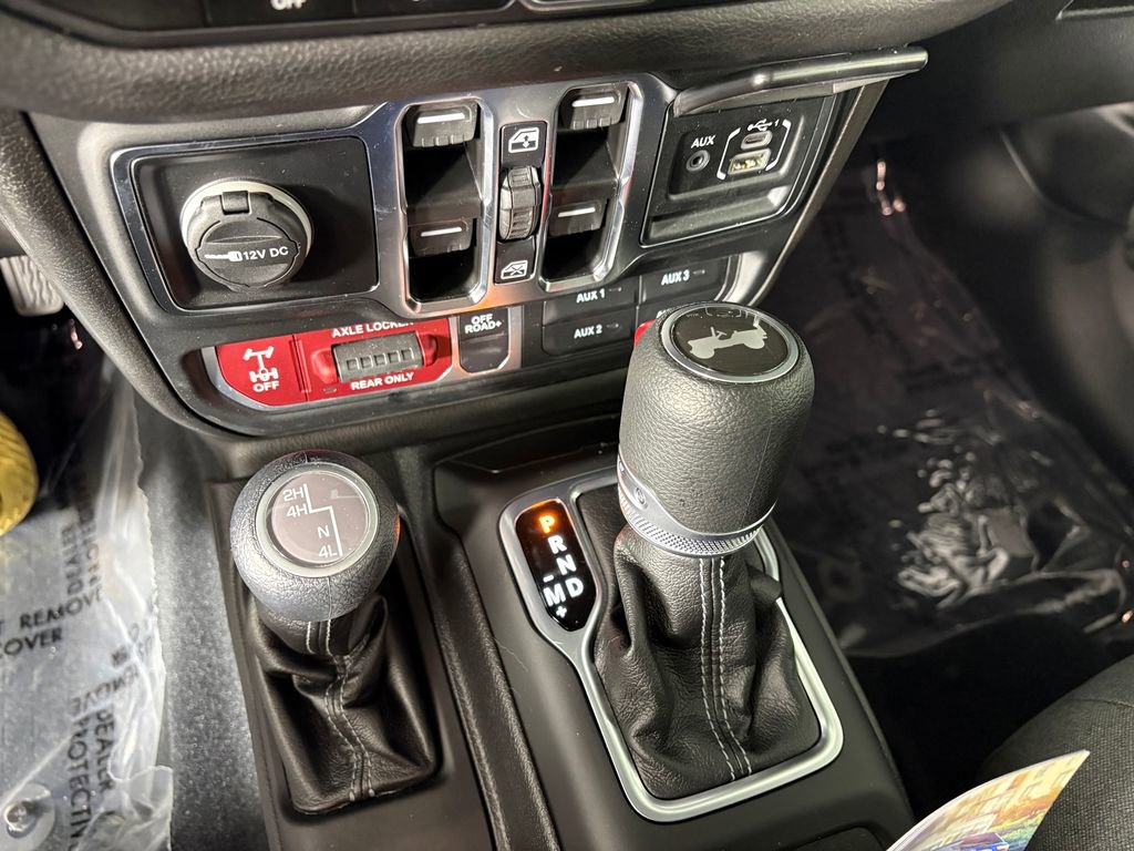 Used 2024 Jeep Wrangler Unlimited Sport AWD/4WD image 19