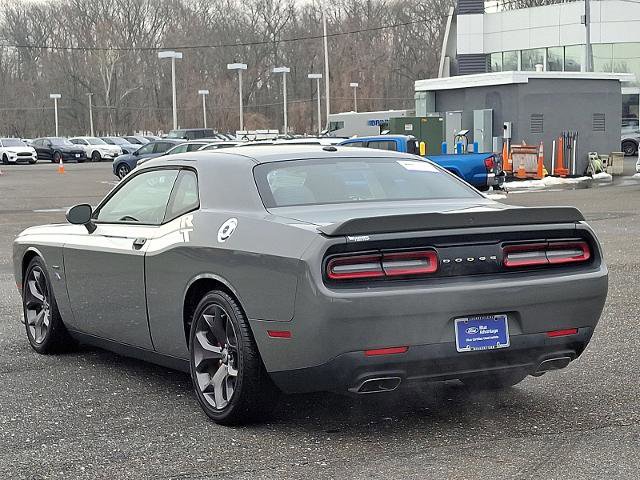 Used 2019 Dodge Challenger R/T image 2