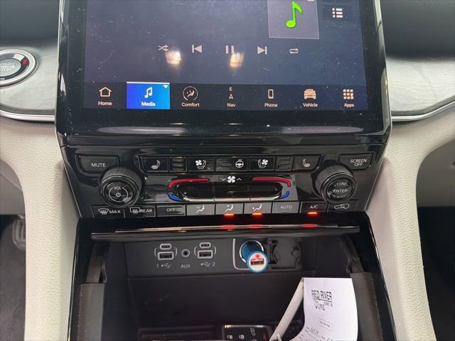 Used 2023 Jeep Grand Cherokee Overland image 8