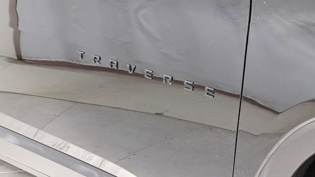 Used 2023 Chevrolet Traverse RS image 43