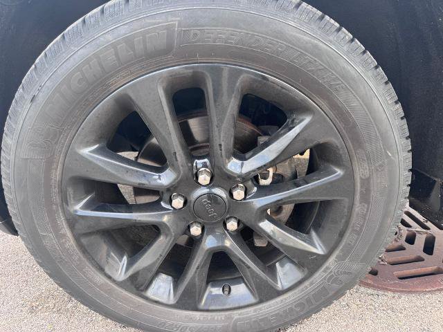 Used 2018 Jeep Grand Cherokee Altitude AWD/4WD image 9