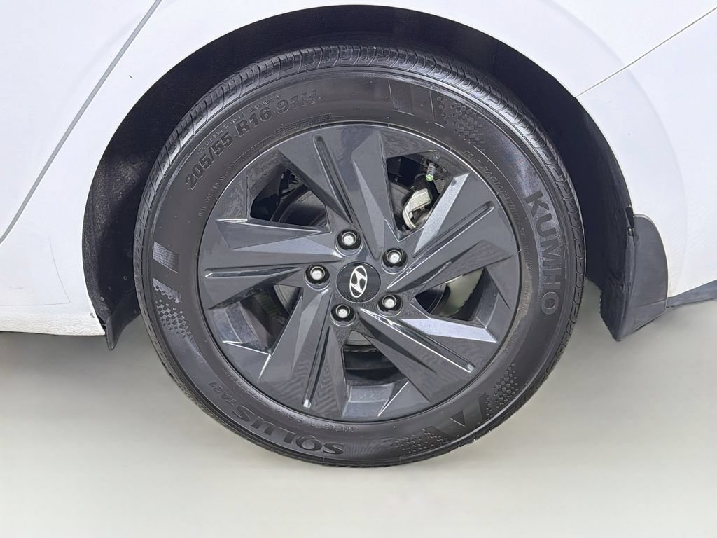 Used 2023 Hyundai Elantra SEL FWD image 28