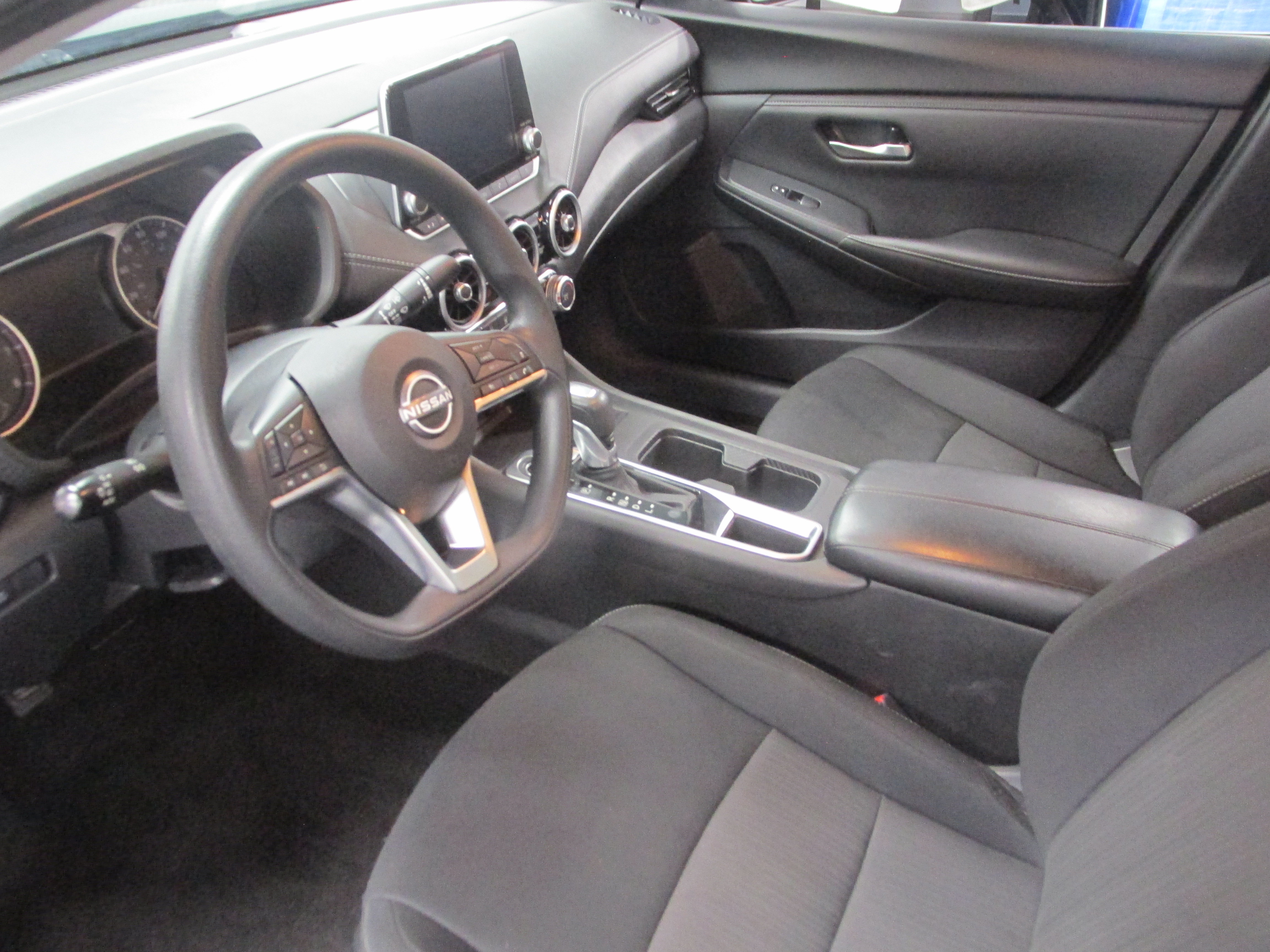 Used 2024 Nissan Sentra SV FWD image 23
