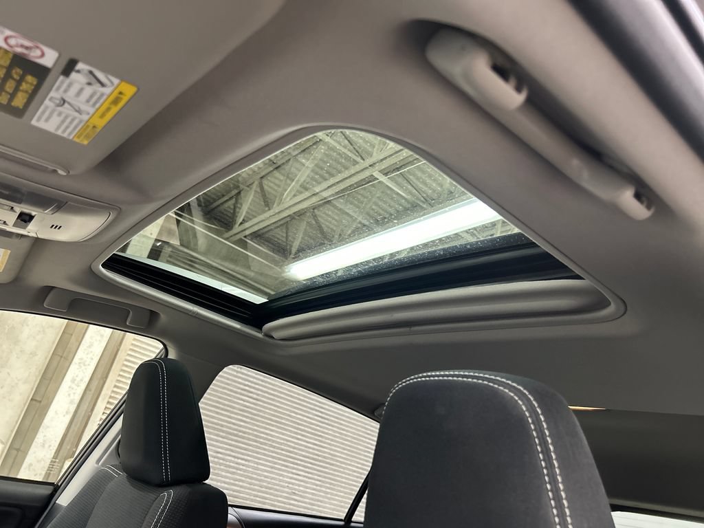 Used 2018 Toyota RAV4 XLE AWD/4WD image 9
