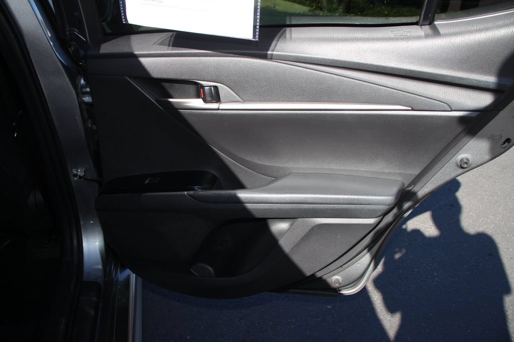 Used 2025 Toyota Camry SE FWD image 26