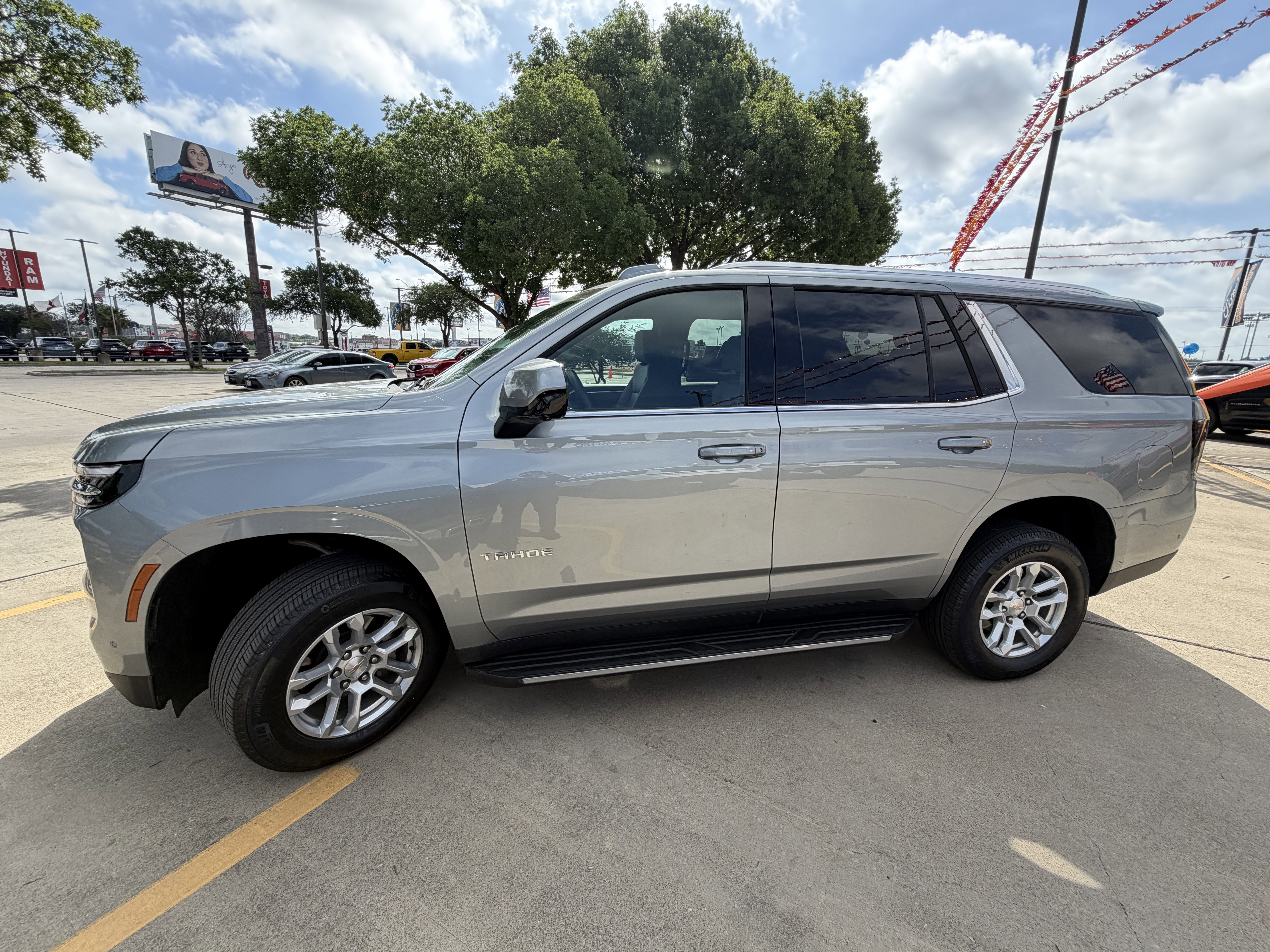 Used 2025 Chevrolet Tahoe LT AWD/4WD image 13