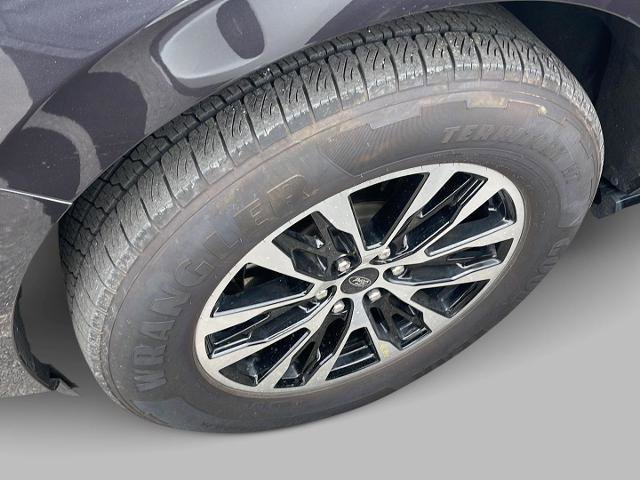 Certified 2025 Ford Expedition Max Platinum image 4