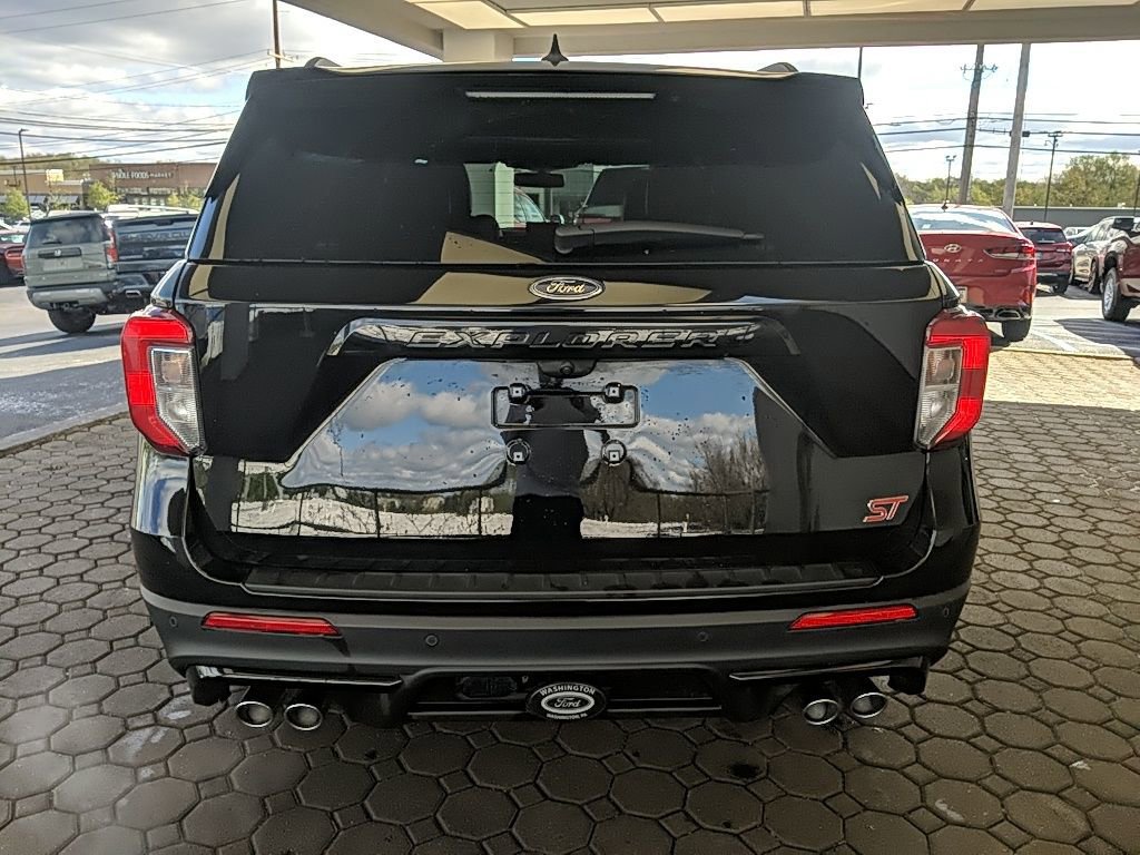 Certified 2024 Ford Explorer ST w/ Equipment Group 401A AWD/4WD image 4
