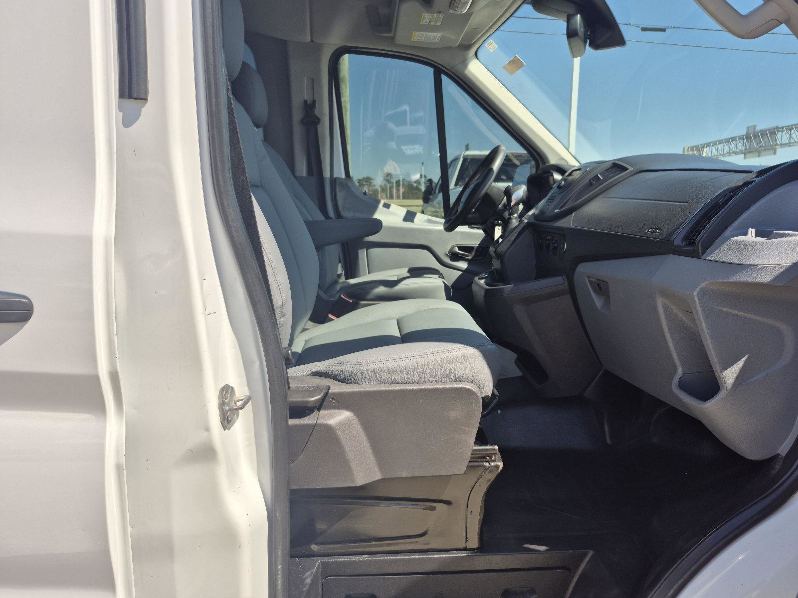 Certified 2019 Ford Transit 350 XL image 18