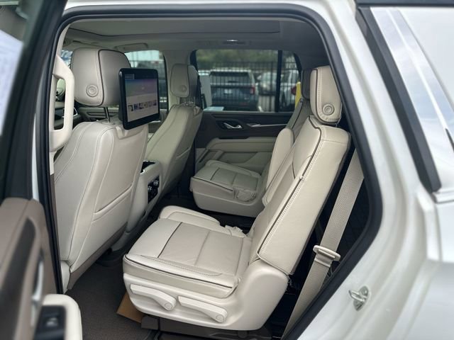 Used 2023 GMC Yukon Denali w/ Denali Reserve Package image 24
