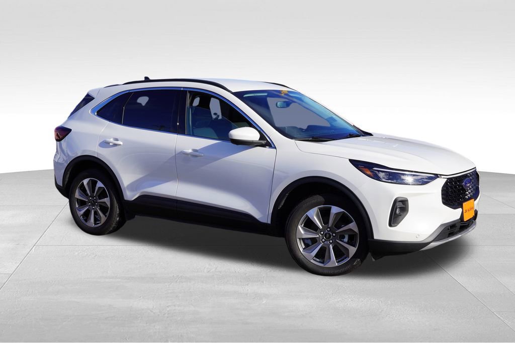 Certified 2025 Ford Escape Platinum w/ Premium Technology Package image 11