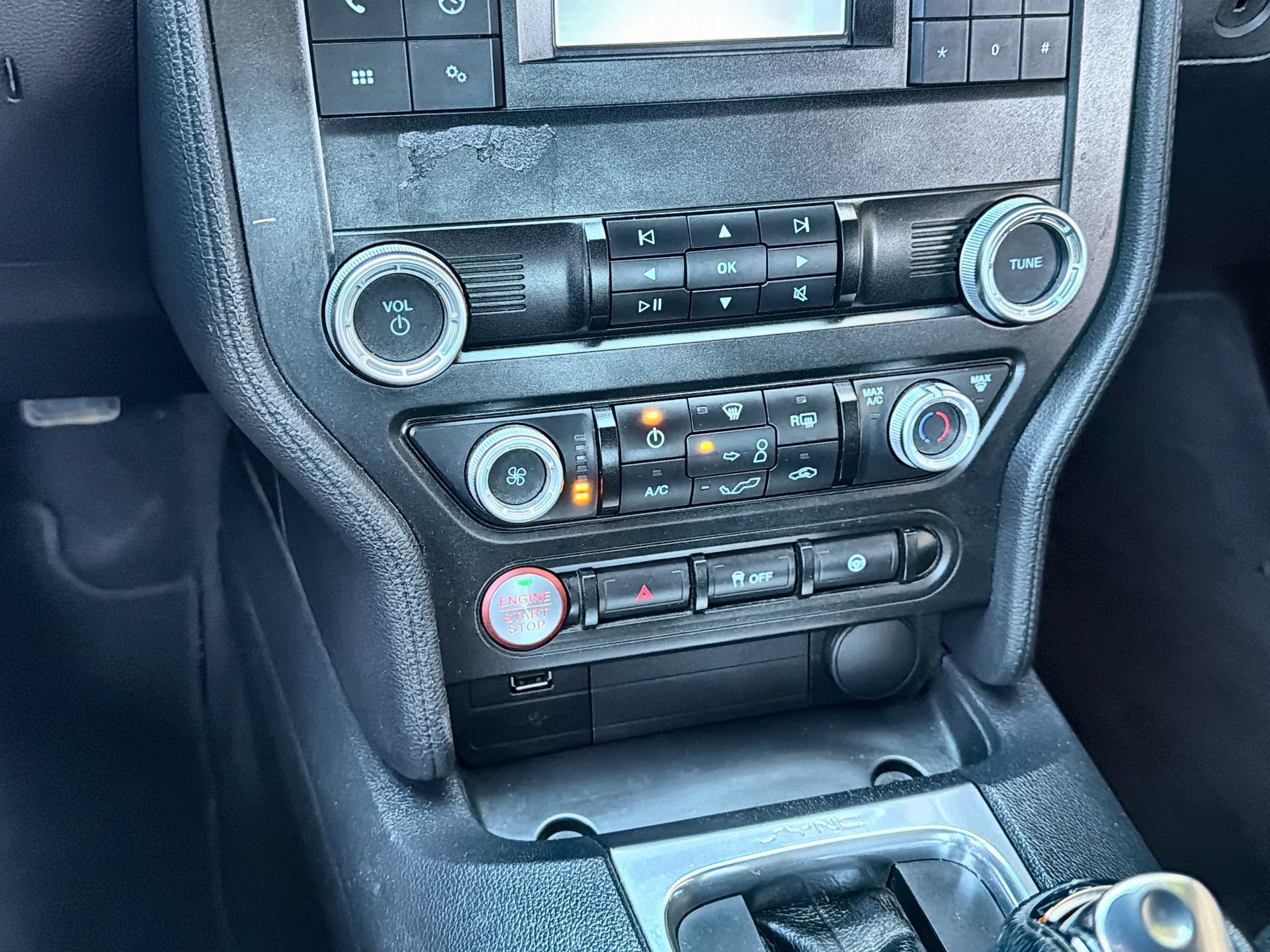 Certified 2021 Ford Mustang Coupe RWD image 18