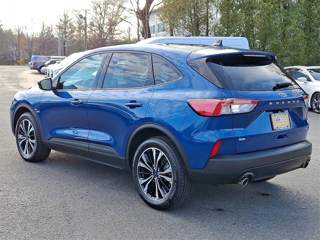 Certified 2022 Ford Escape SE w/ SE Sport Appearance Package image 5