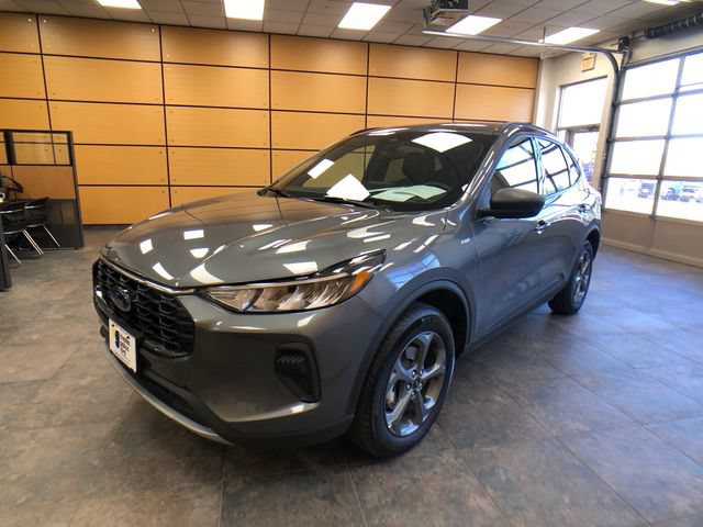 Certified 2025 Ford Escape ST-Line AWD/4WD image 3