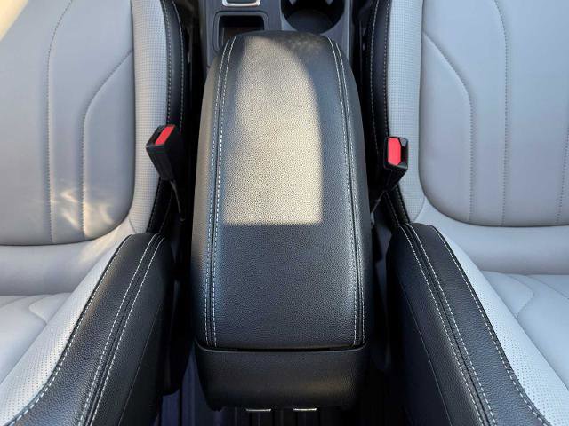 Certified 2025 Ford Escape Platinum w/ Premium Technology Package image 16