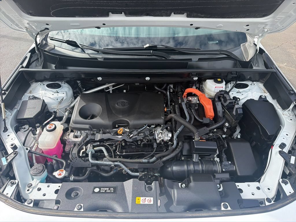 Used 2023 Toyota RAV4 XLE AWD/4WD image 32