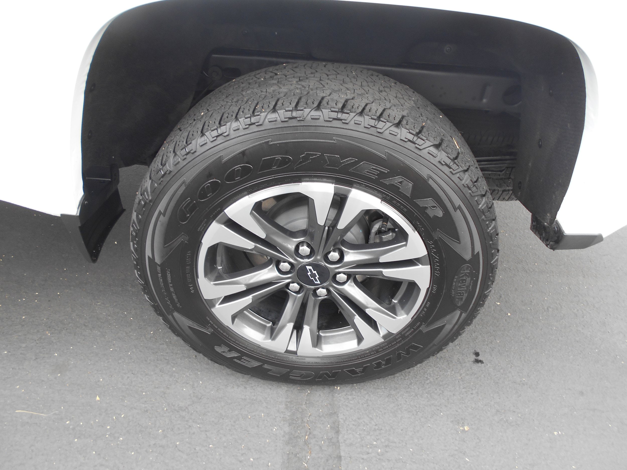Used 2021 Chevrolet Colorado Z71 w/ Safety Package AWD/4WD image 19