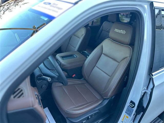 Used 2024 Chevrolet Tahoe High Country w/ Premium Package image 12