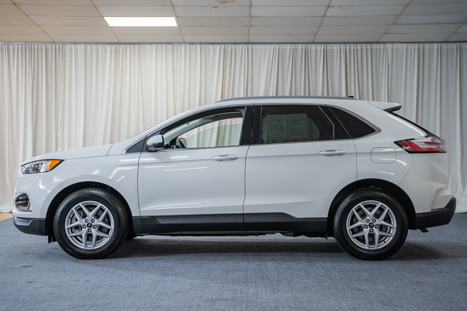 Certified 2024 Ford Edge SEL w/ Convenience Package AWD/4WD image 5